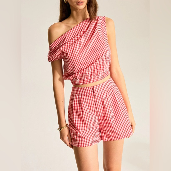 Commense Pants - COMMENSE Gingham One-Shoulder Top and Shorts Set - size XLarge